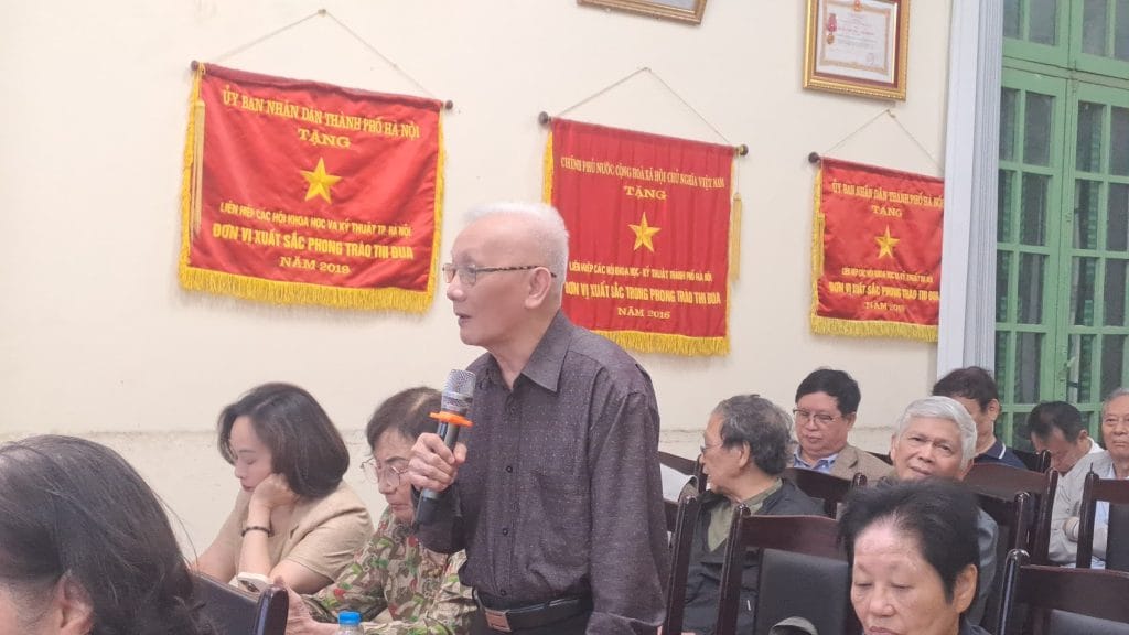 Đại biểu phát biểu ý kiến thảo luận tại Hội nghị Ban Chấp hành Liên hiệp các Hội Khoa học và Kỹ thuật Hà Nội đánh giá kết quả hoạt động Quý I và triển khai nhiệm vụ trọng tâm năm 2026