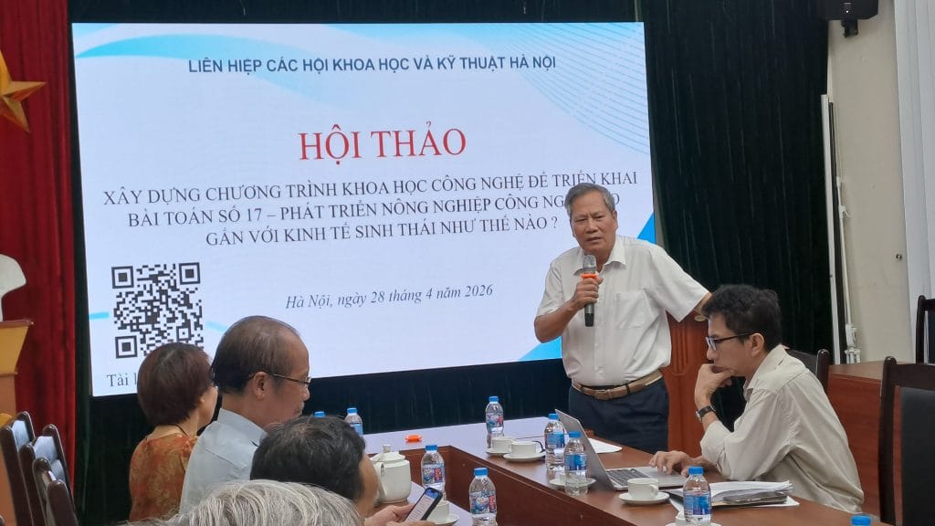 TS. Lê Xuân Rao phát biểu tại Hội thảo xây dựng chương trình khoa học công nghệ triển khai Bài toán số 17 về phát triển nông nghiệp công nghệ cao gắn với kinh tế sinh thái do Liên hiệp các Hội KH&KT Hà Nội tổ chức ngày 28/4/2026.