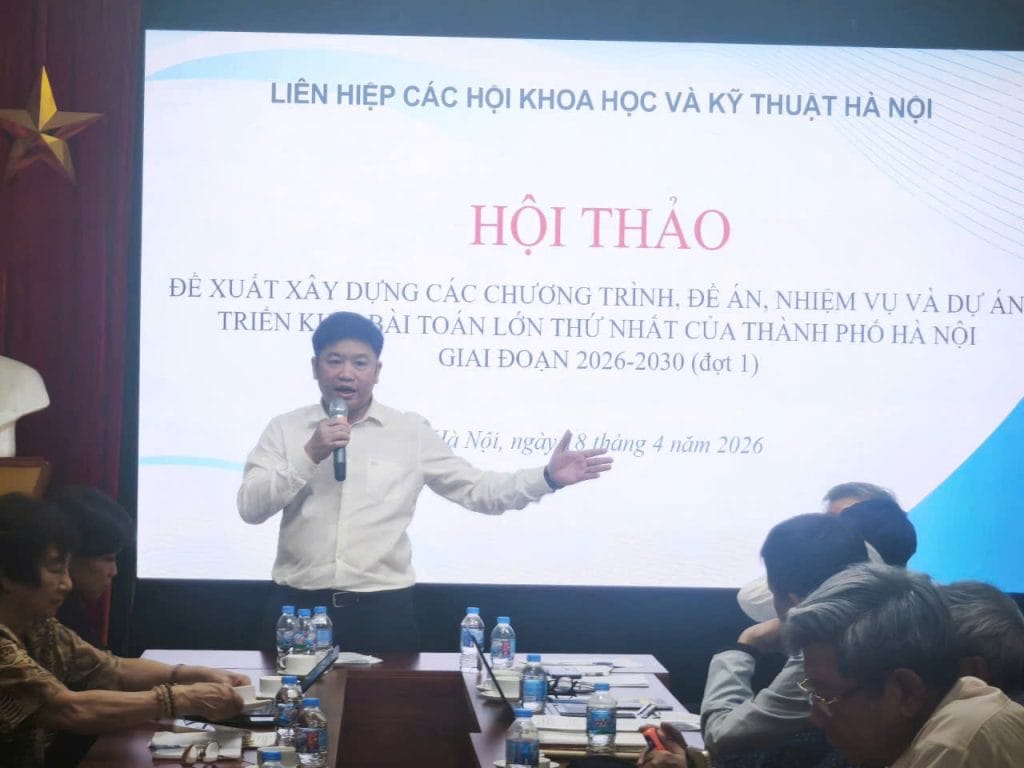 Ông Nguyễn Văn Ngọc Phó Tổng Giám đốc Công ty TNHH MTV Đường sắt Hà Nội.