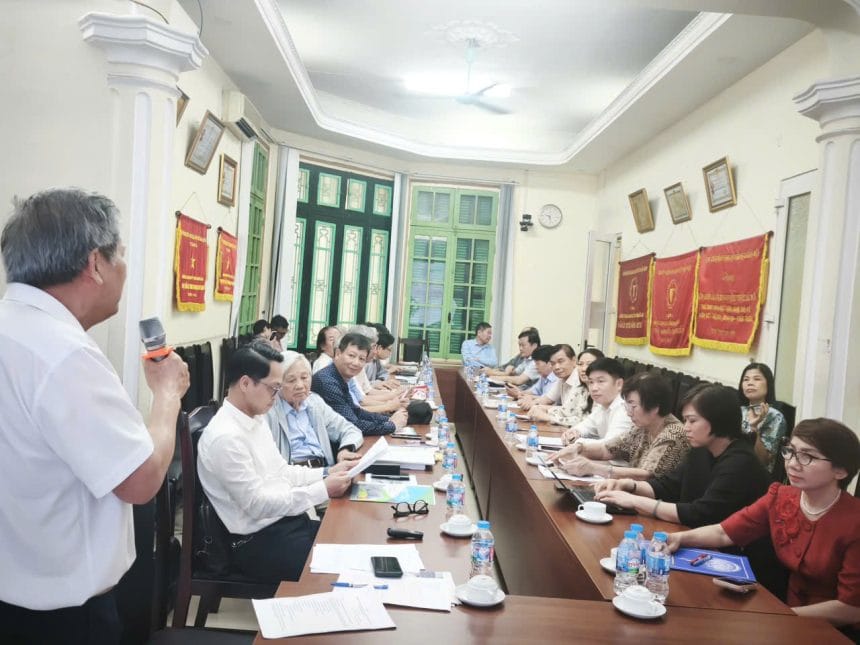 Họp triển khai nhiệm vụ khoa học và công nghệ tại HUSTA với sự tham gia của các đại biểu và chuyên gia